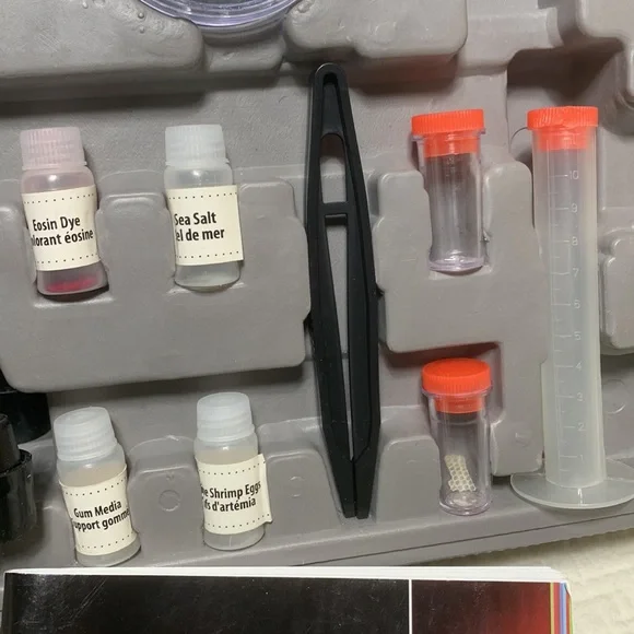 Microscope Set by Vivitar - Picture 7 of 16